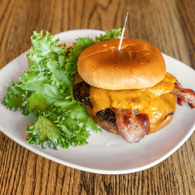 BBQ Bacon Cheddarburger.